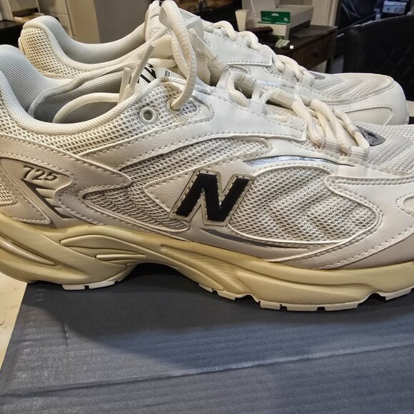 New Balance 725v1 Sea Salt Phantom Bone Mens size 11.5 Shoes Sneakers NEW - Picture 7 of 14